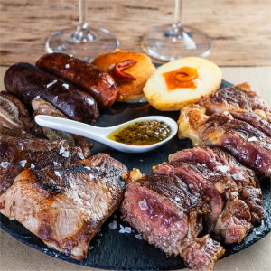 Menú parrillada para dos personas en Con 2 Fogones Madrid
